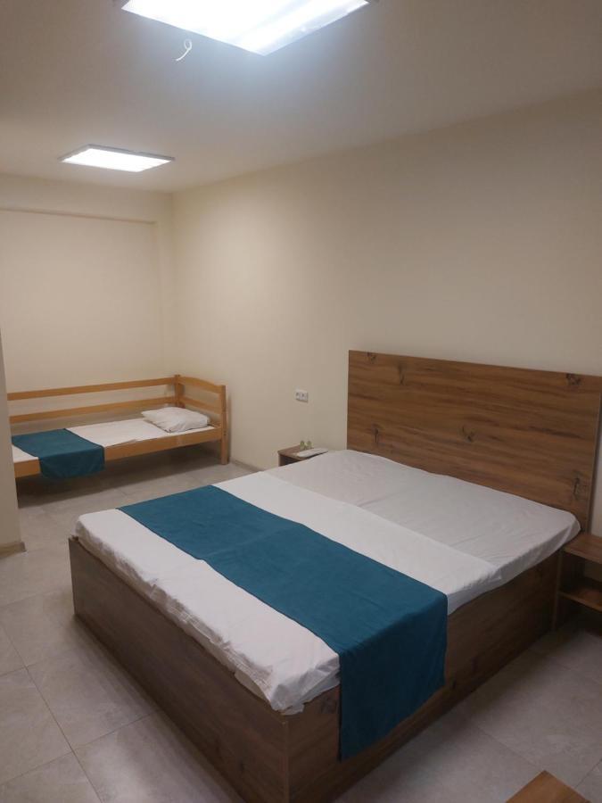 The Best Hotel-Hostel Jerevan Buitenkant foto