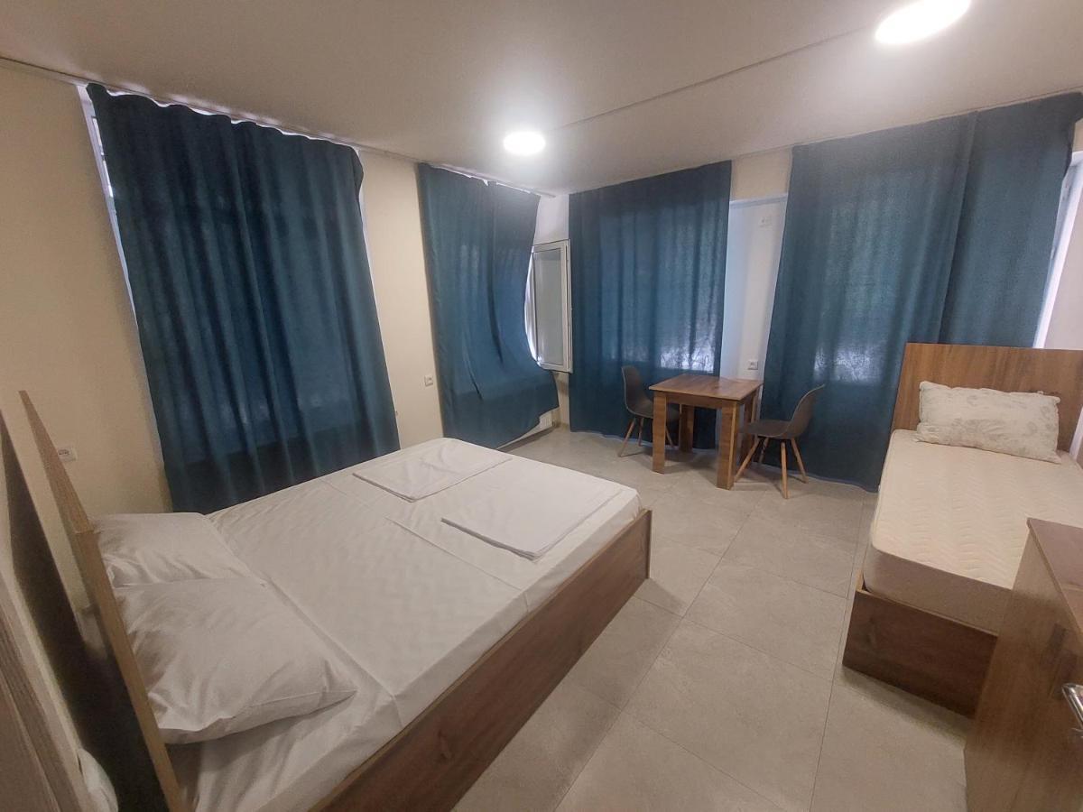 The Best Hotel-Hostel Jerevan Buitenkant foto