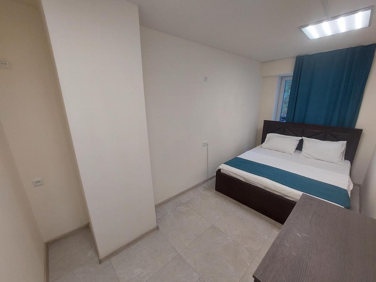 The Best Hotel-Hostel Jerevan Buitenkant foto